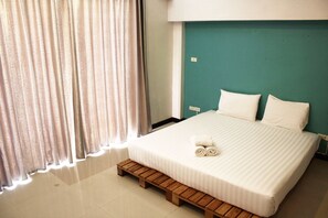Basic Room, 1 Queen Bed, Non Smoking, Mountain View | Hypo-allergenic bedding, in-room safe, blackout drapes, free WiFi - Kata Sea Boutique (Karon)