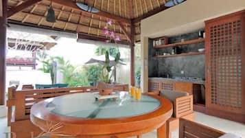 1 Bedroom Private Pool Villa | Private kitchen