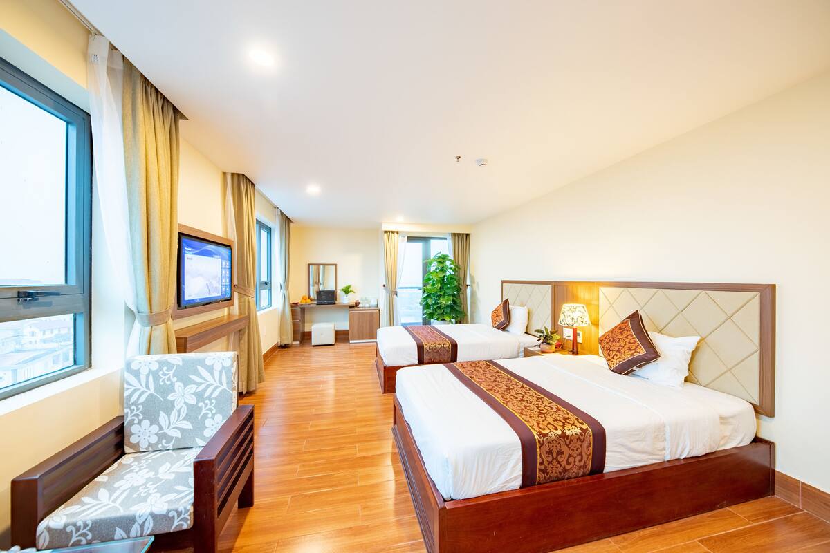 Suite | Living area | LCD TV