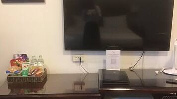 1 bedroom, minibar, in-room safe, blackout curtains