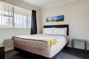 Suite – deluxe, 1 soverom | 1 soverom, sengetøy av topp kvalitet og strykejern/-brett