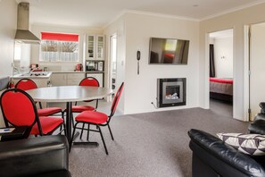 1 slaapkamer, luxe beddengoed, een strijkplank/strijkijzer, gratis wifi