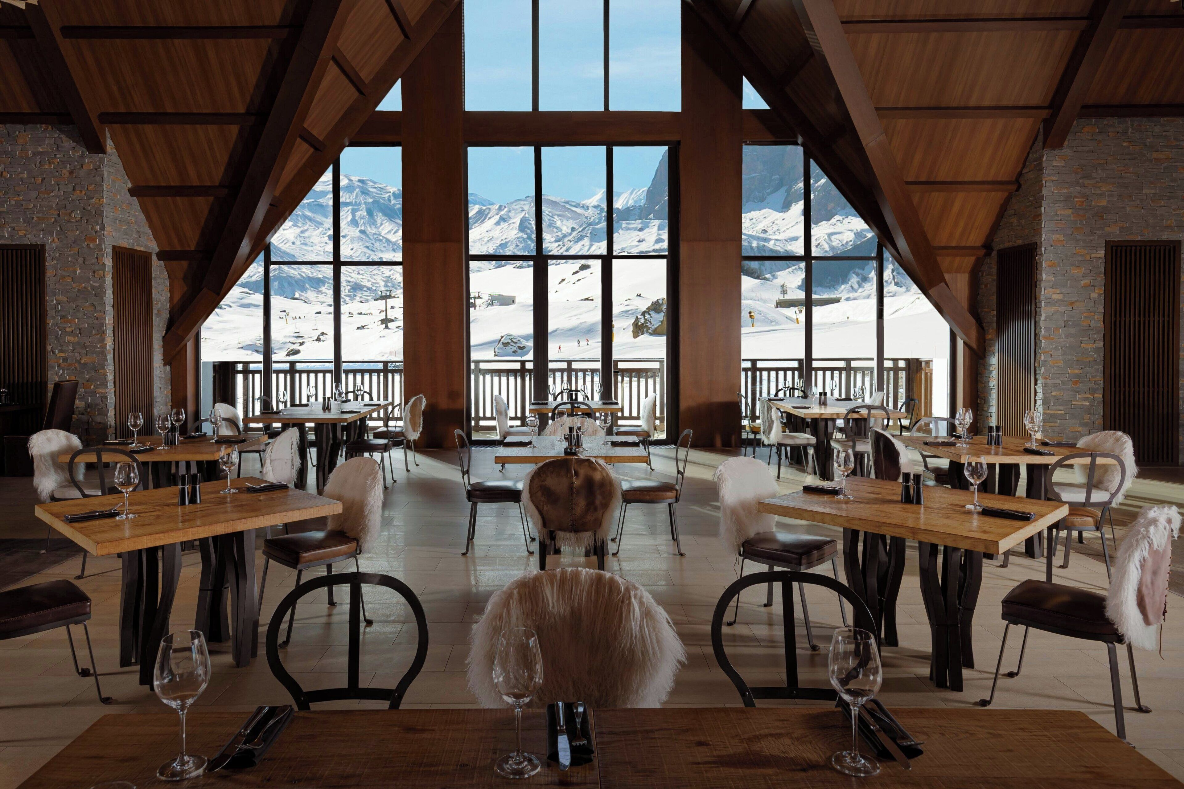 2 か所のバー / ラウンジ、ロビー ラウンジ