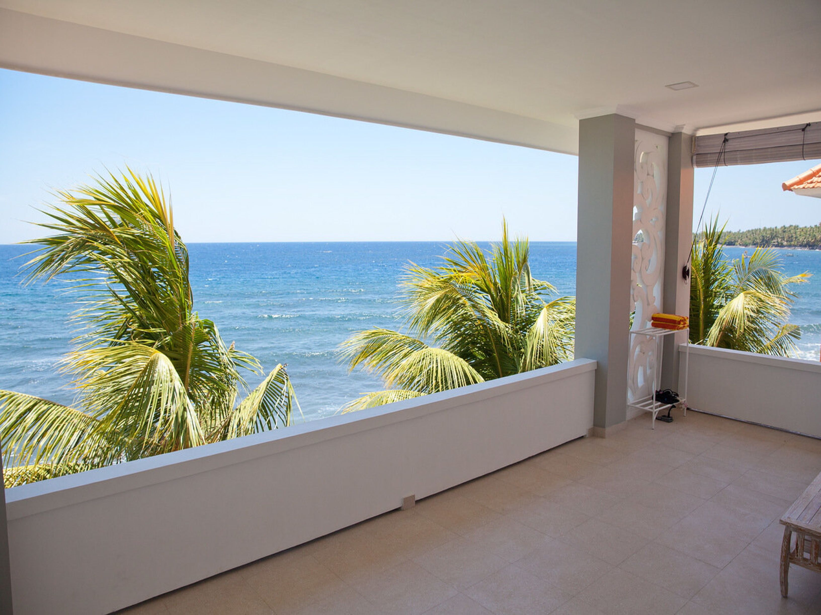 奢华双人房, 1 张特大床, 浴缸, 海滨 | 阳台