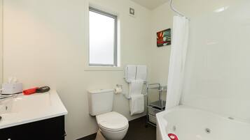 Standard Studio, Kitchen (Twin Studio Spa) | Private spa tub