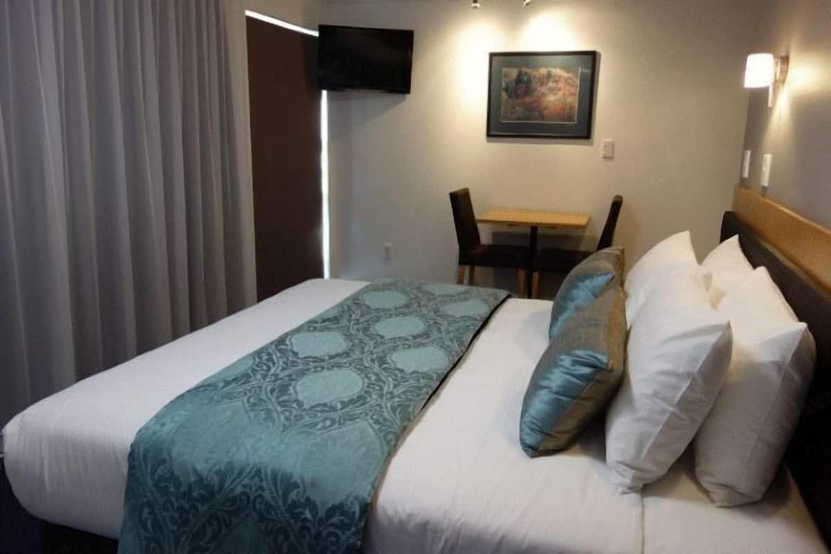 Rollaway beds, free WiFi, bed sheets
