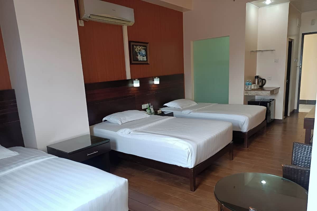 Family Room (Three Single Bed)