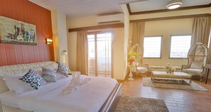 Minibar, in-room safe, desk, blackout drapes - Hotel Essencia (Dumaguete)