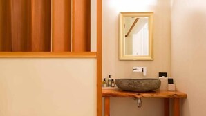 Bathroom - Hosking House (New Plymouth)
