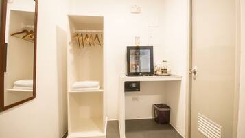 1 bedroom, premium bedding, Select Comfort beds, minibar