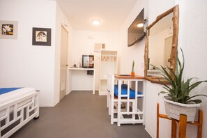 Deluxe Double Room, 1 Queen Bed | Premium bedding, Select Comfort beds, minibar, in-room safe - 8Colors Beach House (Boracay Island)