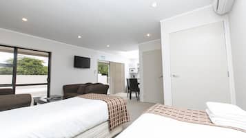 1 bedroom, blackout curtains, soundproofing, iron/ironing board