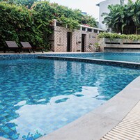 32 インチの液晶テレビ (ケーブル放送視聴可)、テレビ