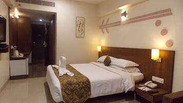 Ropa de cama de alta calidad, cubrecamas y minibar