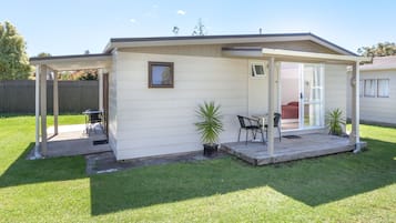 Studio (linen Included)