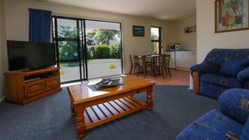 2 Bedroom Premium Unit | Private kitchen | Microwave, coffee/tea maker, electric kettle, toaster