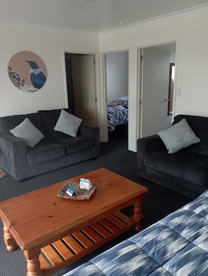 2 Bedroom Premium Unit | Free WiFi