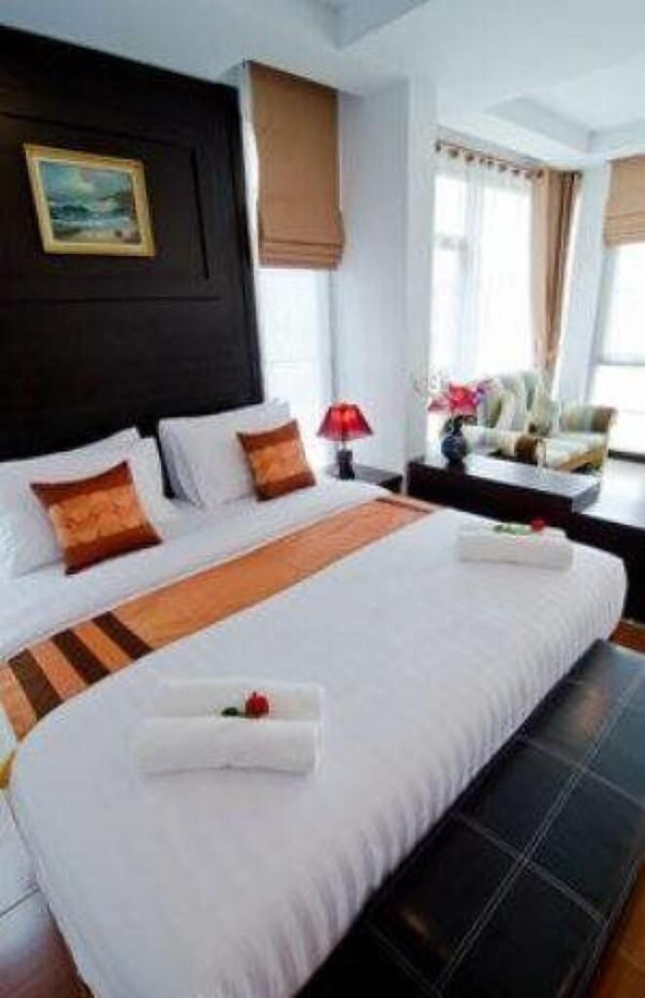 minibar, in-room safe, desk, free cots/infant beds