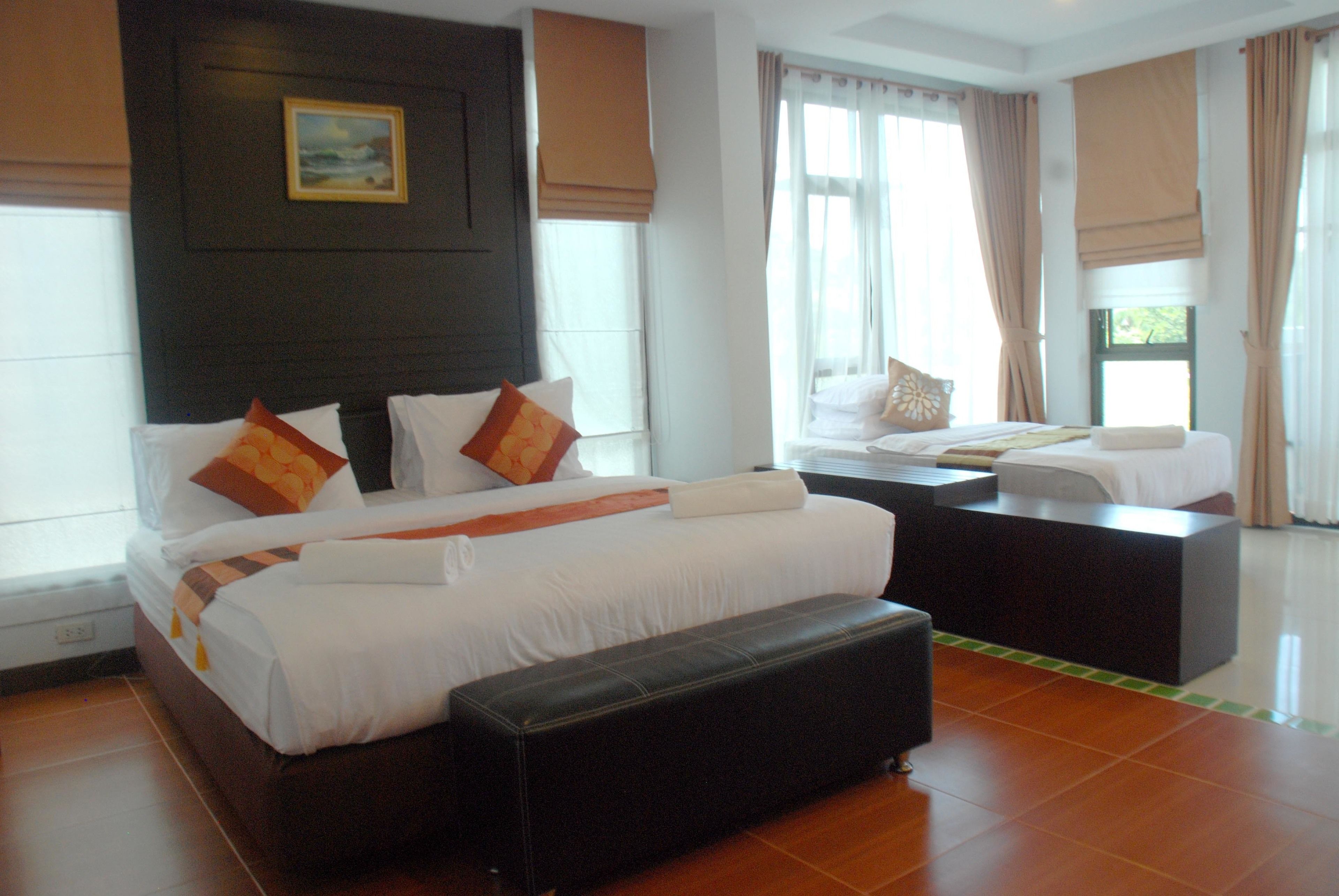 Minibar, in-room safe, desk, free cots/infant beds