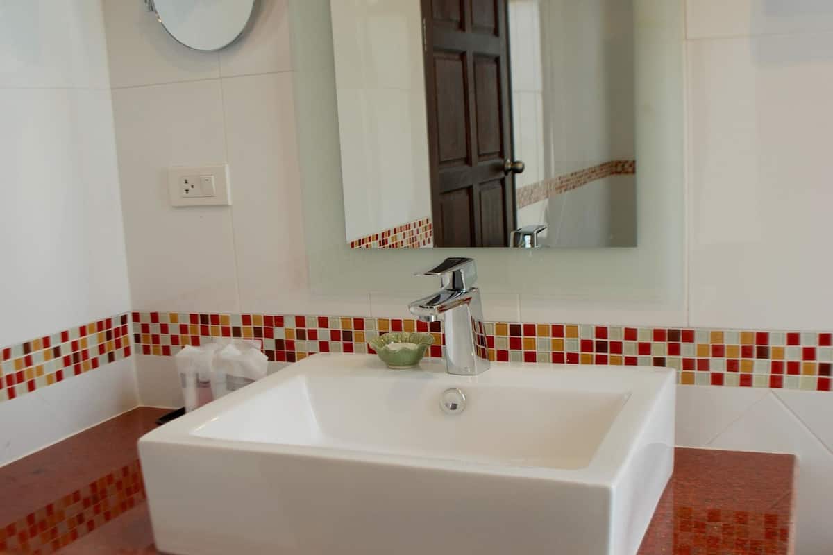 superior double room | bathroom sink
