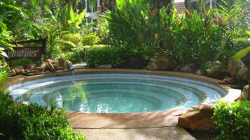 2 piscine all'aperto