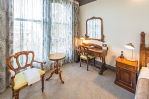 Standard Studio, Non Smoking (Studio) | Minibar, desk, iron/ironing board, free WiFi