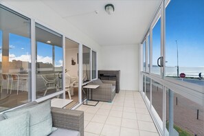 First Floor Two Bedroom with Kitchenette and Sea View | Terrace/patio