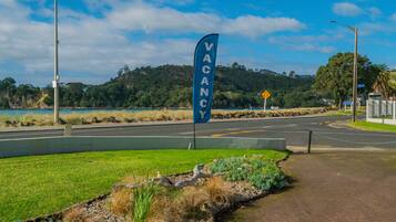 Ground Floor Two Bedroom with Full Kitchen and Sea View | Beach/ocean view