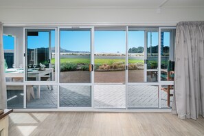 Ground Floor Two Bedroom with Full Kitchen and Sea View | Terrace/patio