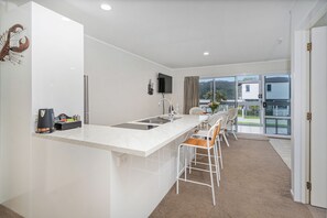 First Floor Two Bedroom with Kitchenette and Sea View | Private kitchen | Fridge, microwave, stovetop, electric kettle - Waterfront Apartments Whitianga (Whitianga)