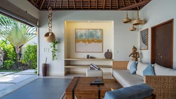 Chambre Standard, cuisine (1 bedrm villa + pool) | Coin séjour