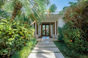 Fachada de la propiedad