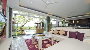 Villa - 3 sovrum | Vardagsrum | LED-tv och dvd-spelare
