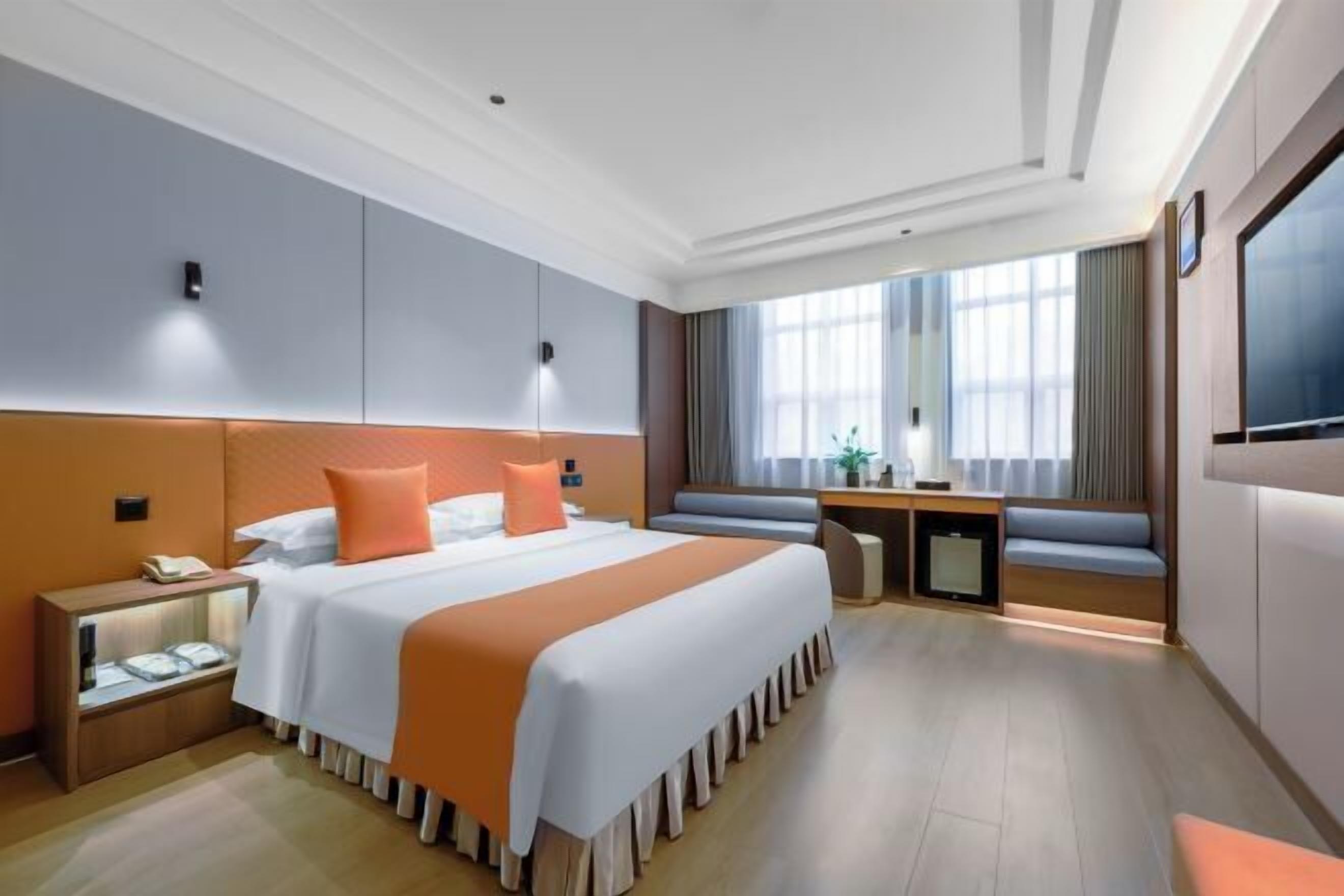 Minibar, in-room safe, alarm clocks, wheelchair access