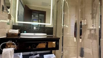 Minibar, in-room safe, alarm clocks, wheelchair access