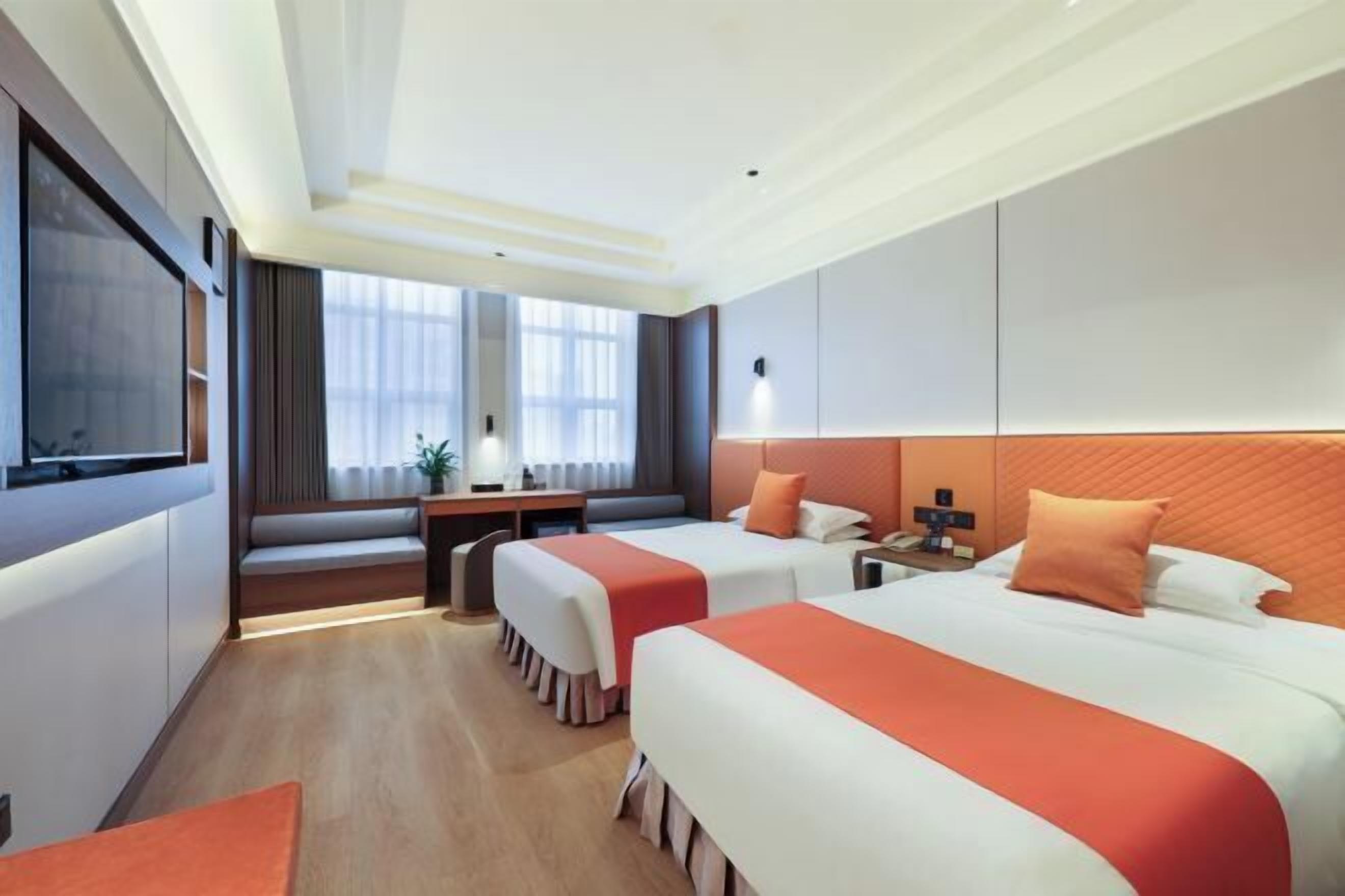 Minibar, in-room safe, alarm clocks, wheelchair access