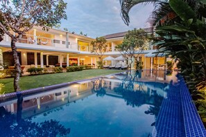 Kolam renang senaman/latihan