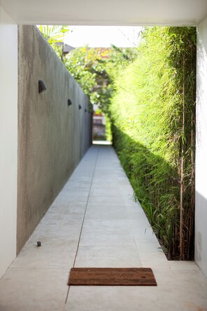 Pintu masuk hartanah