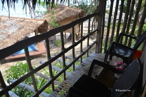 Beach Hut | Balcony - Tapik Beach Park Guest House (El Nido)