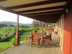 Terrace/patio - Kauri Lodge Karapiro (Karapiro)