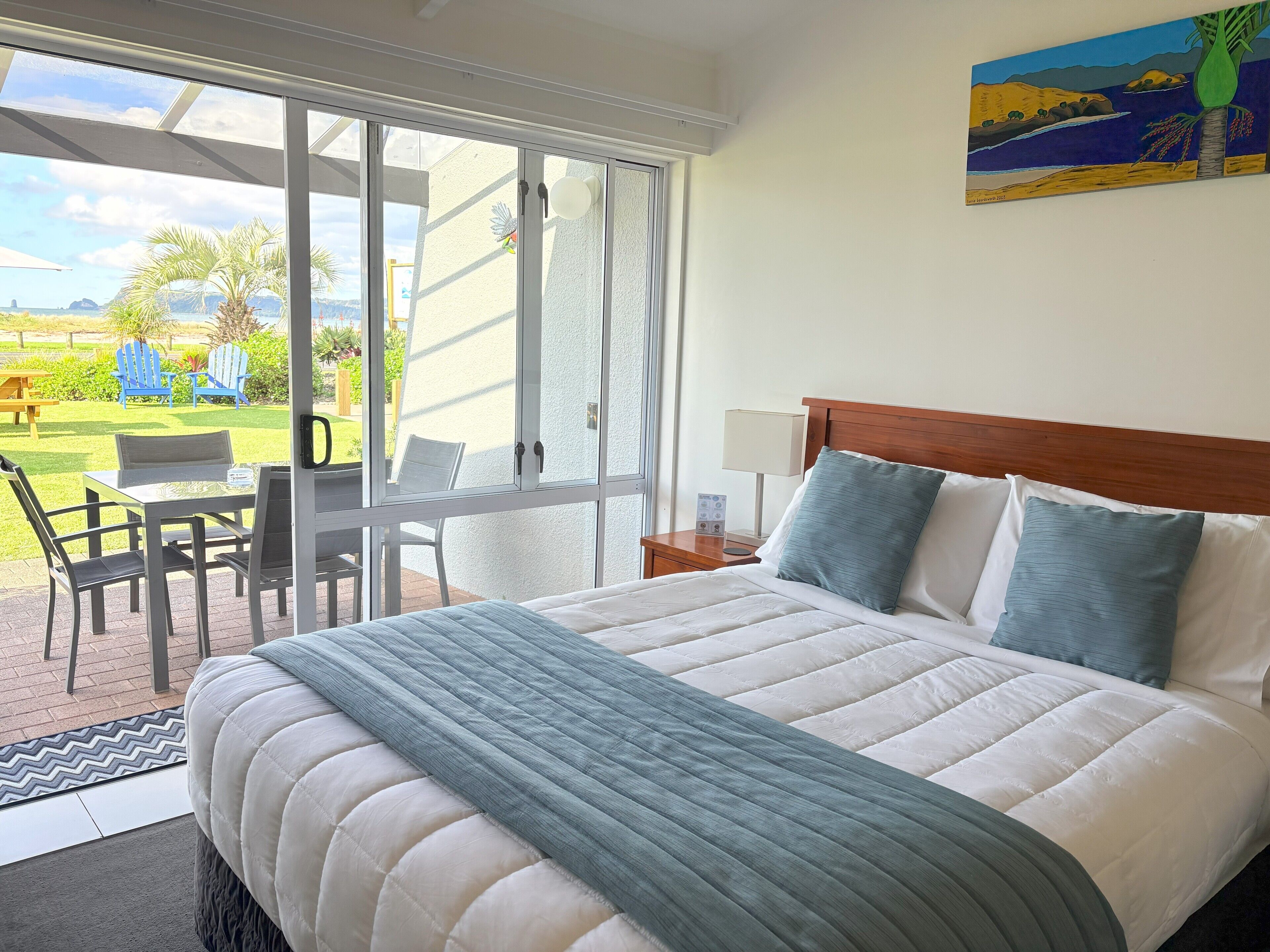 deluxe room, non smoking, kitchen (deluxe one bedroom) | 1 bedroom, pillow-top beds, iron/ironing board, free wifi