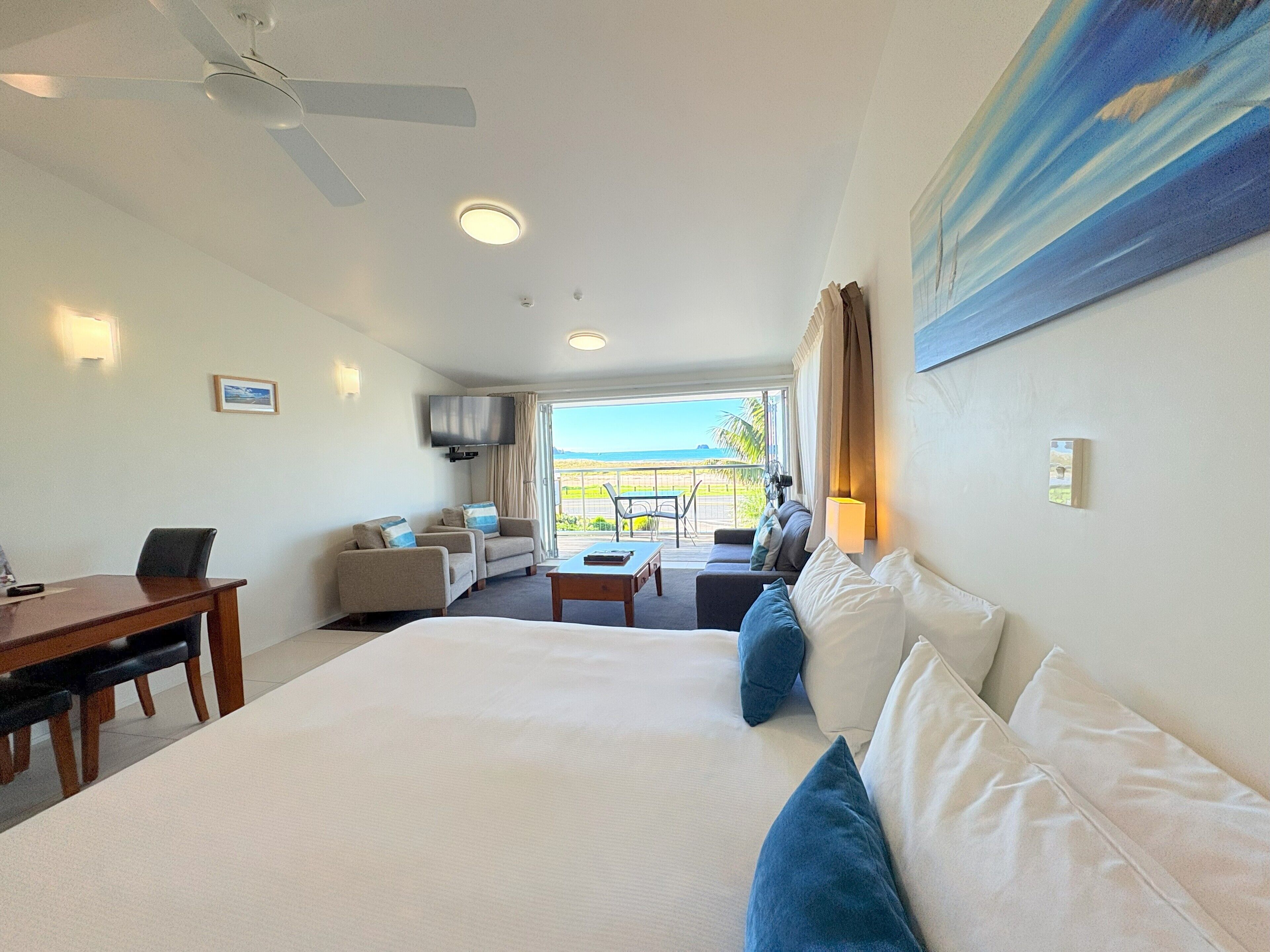 premium studio, non smoking, kitchen | 1 bedroom, pillow-top beds, iron/ironing board, free wifi