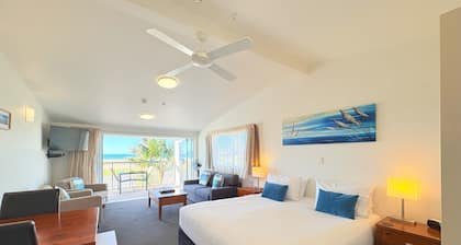 Bailey's At The Beach Motel