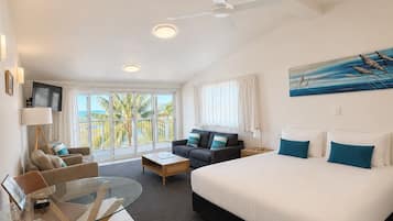 Premium Studio, Non Smoking, Kitchen | Pillow-top beds, blackout curtains, iron/ironing board, free WiFi
