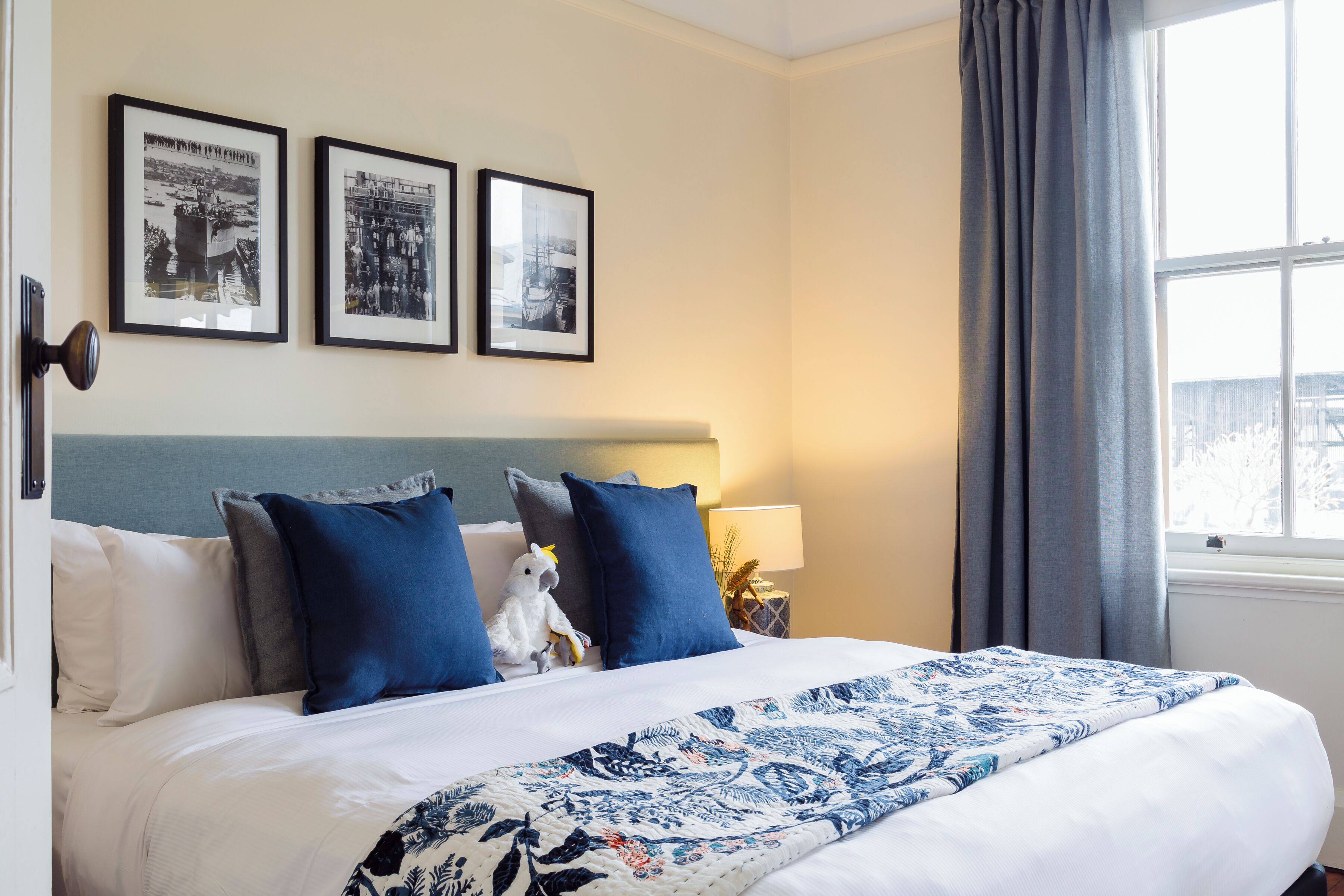 Harbour View Apartments (23A and 23B) 