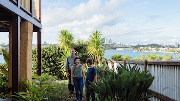 Harbour View Apartments (23C) | Terrace/patio