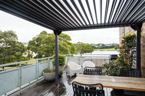 Fire Station Studio Apartment | Terrace/patio - Cockatoo Island (Sydney)
