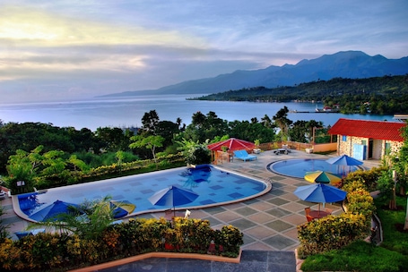 Vista al jardín. Aston Niu Manokwari