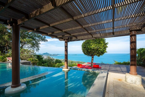 Outdoor pool, open 8:00 AM to 10:00 PM, pool umbrellas, sun loungers - The Jungle Club (Koh Samui)