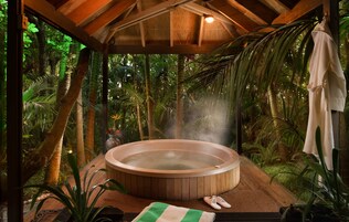 Outdoor spa tub